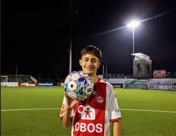 NTFootballHub's tweet photo. KFUM Oslo’s Marko Vučković is the fifth-youngest player to debut in the Eliteserien, making his appearance last December (15y 7m 24d).
🇳🇴🇷🇸
Now 16, the midfielder is a key member of the Norway U16 squad—and, interestingly, he follows the Serbian FA on IG.🤔
#Orlovi #NorskFotball https://t.co/uXDeDSlyC0