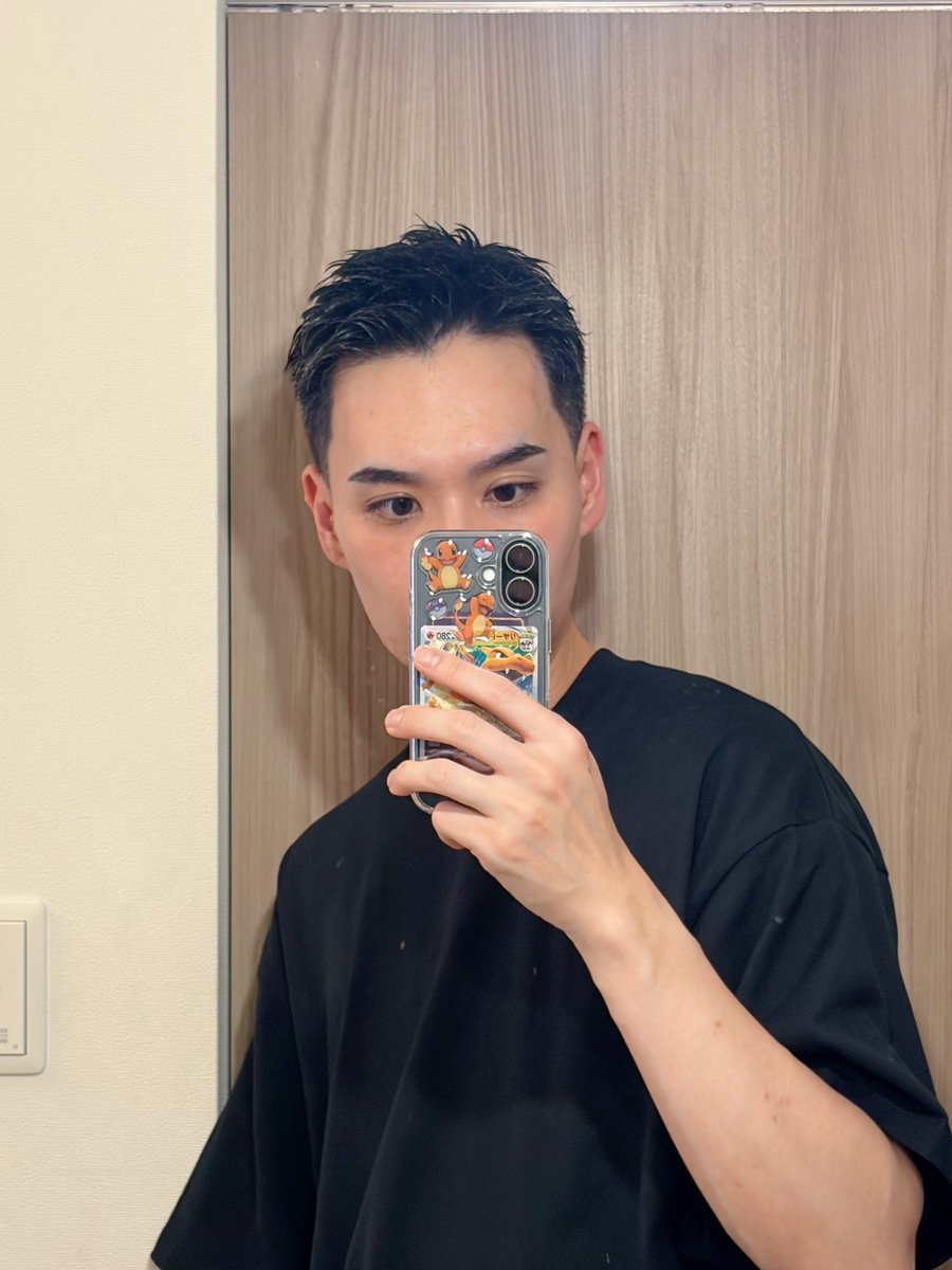 k2k_bk's tweet photo. 8連休スタート。
大阪帰ってきて髪切ってもらった^_^ https://t.co/WT8dOgSmyP