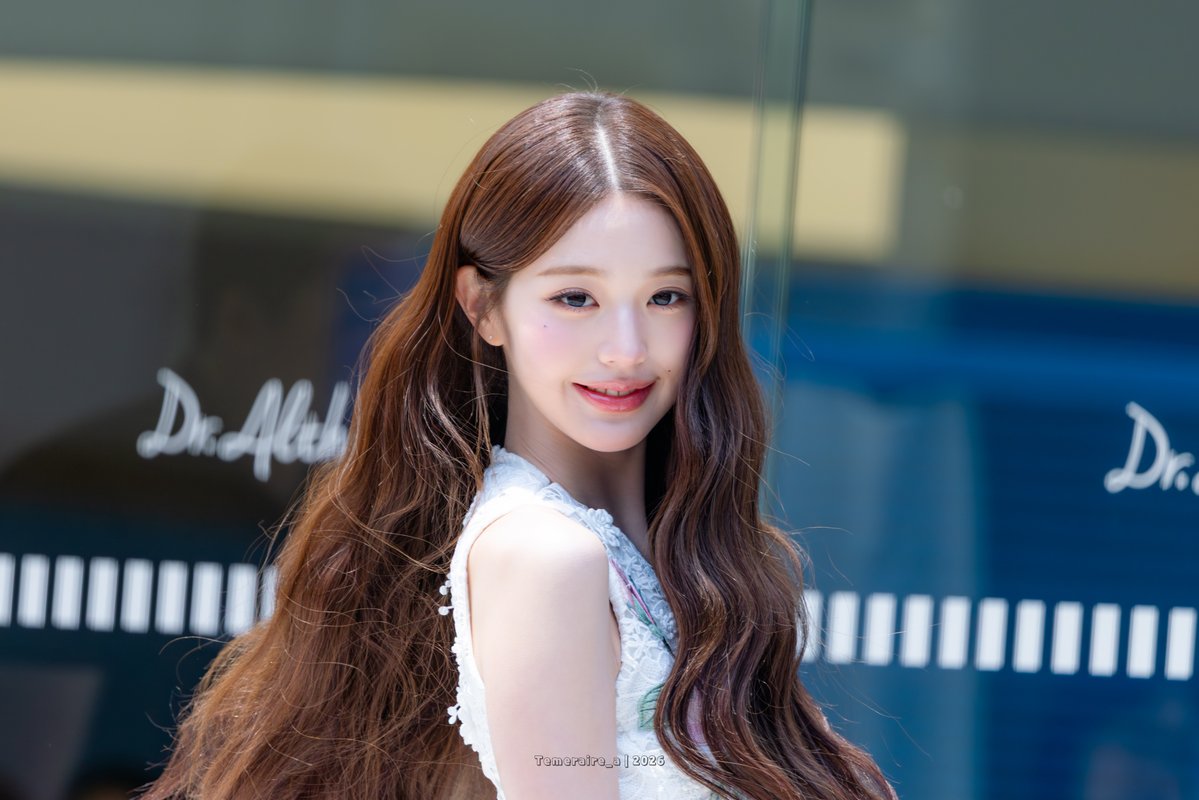 Temeraire_a's tweet photo. 260630
IVE 장원영 닥터��시아(Dr.ALthea) 한남 플래그십 스토어 프레스데이

(1)

#장원영 #JANGWONYOUNG
#IVE #아이브 https://t.co/2EQB13Euc2