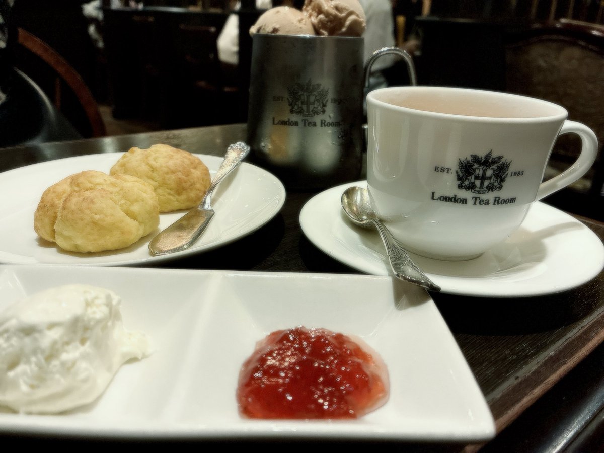 ituki_KOP's tweet photo. これぜーったいホットのロイヤルミルクティーが正解（ホットはお安くおかわりもできる）でした！ https://t.co/ZTfF1Pq12b