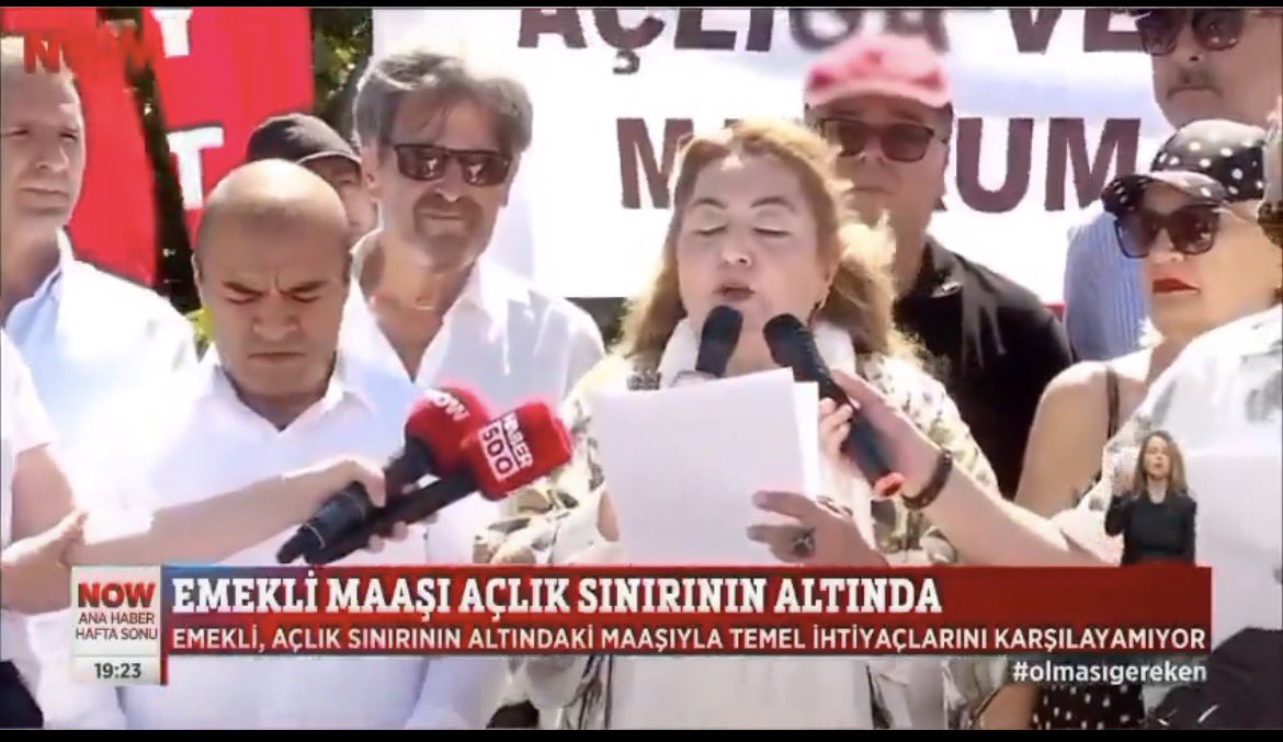 tuncay17yenice1's tweet photo. Milyonlarca Emekli Açlık Sınırının Altındaki Maaşlarla Yaşamaya Mahkum Edildi

#EmekliyeZulümVar 
#5000KısmiyeZulümVar https://t.co/Y5z922zuDy