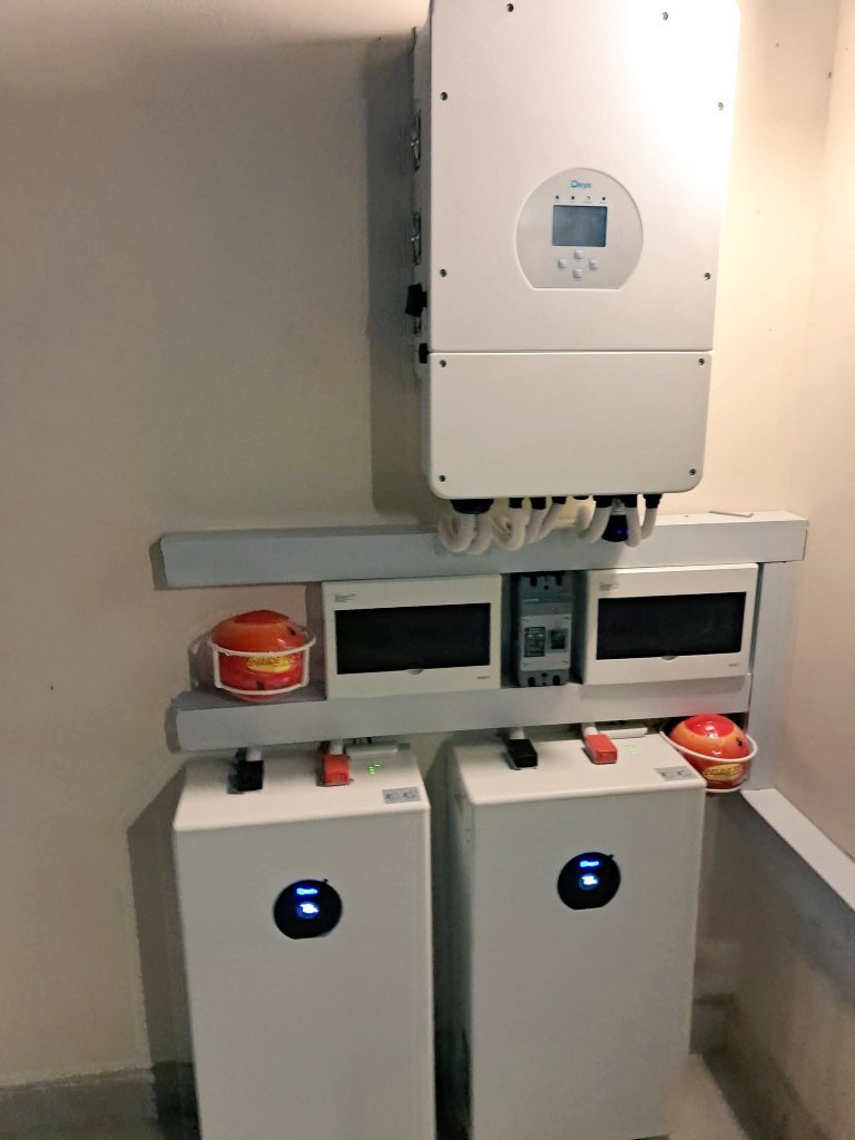 Godsown0's tweet photo. You don't have to wait for NEPA before enjoying electricity.

A well designed solar inverter system gives you uninterrupted power, lower electricity bills, and the peace of mind that comes with energy independence.

#SolarEnergy 
@abujastreets
#AbujaTwitterCommunity https://t.co/AgILhrx74K