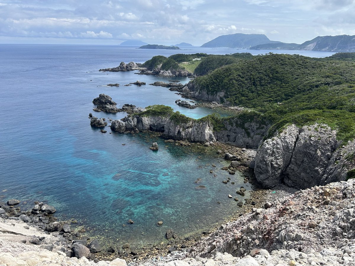tokaikisen's tweet photo. 夜行日帰りで東京の3つの島へ🏝️
＼アイランドホッピングツアー催行中！／

東京→式根島→新島→大島→熱海を
2日間4つの船旅で巡るツアーはご存知ですか？

あの船、あの島だけでしか味わえない
感動をたっぷりお楽しみいただけます🚢

7月催行分も予約受付中です！
↓詳細はコチラから↓
https://t.co/1omvBXpDgp