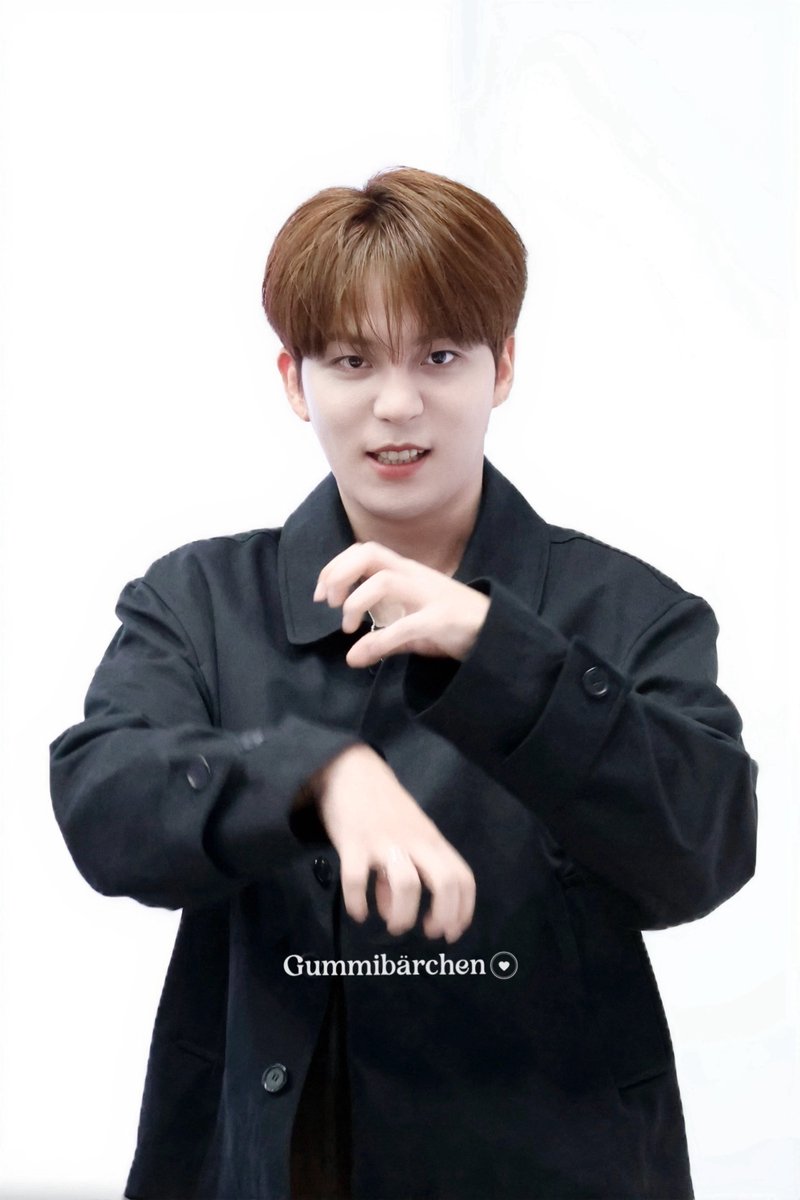 Gummi_Baerchen_'s tweet photo. 260629

🐱

#에이티즈 #종호 #최종호 #ATEEZ #JONGHO #ジョンホ #London #Fansign https://t.co/UREIwxwWwT