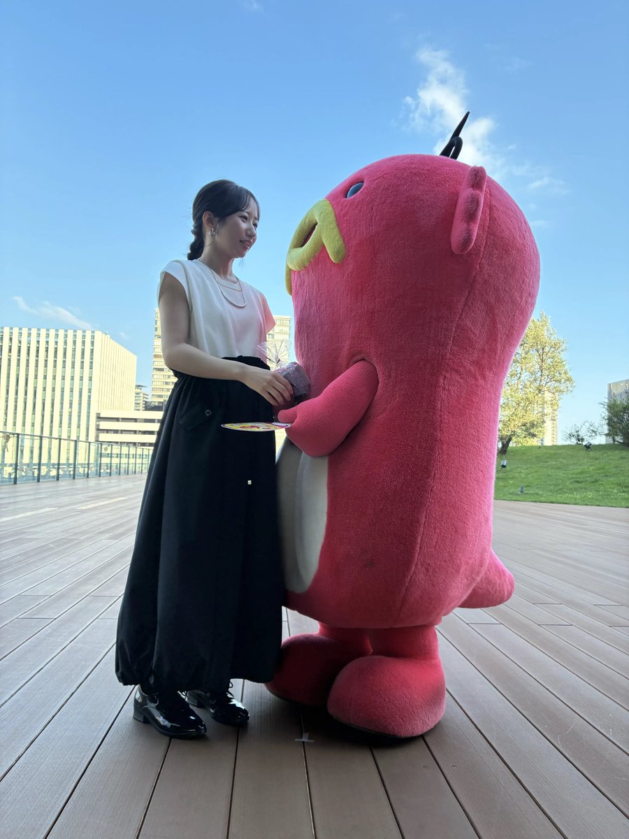 abciee's tweet photo. お天気コーナー、これまでお疲れ様だシー！

ほりべさん、これからも頑張ってシー！！

#ABCテレビ　#エビシー https://t.co/W9MDXN3LHD