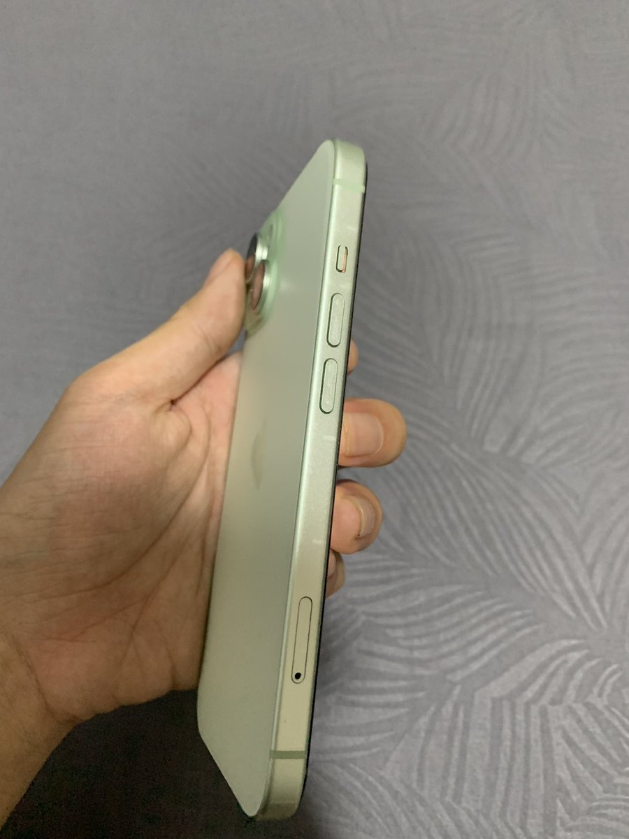 Leonard3689's tweet photo. WTS IP 15 128 GB + BOX | 8.3jt

- Kondisi mulus 95%
- Ori IBOX
- Baterai Ganti Ifixied (BH 100%)
- COD Jakarta Barat / Central Park
- Pemakaian Pribadi

dijual karena mah ganti upgrade

minat? dm COD ONLY￼

#wts #zonauangㅤ https://t.co/wgAaL7uTEp