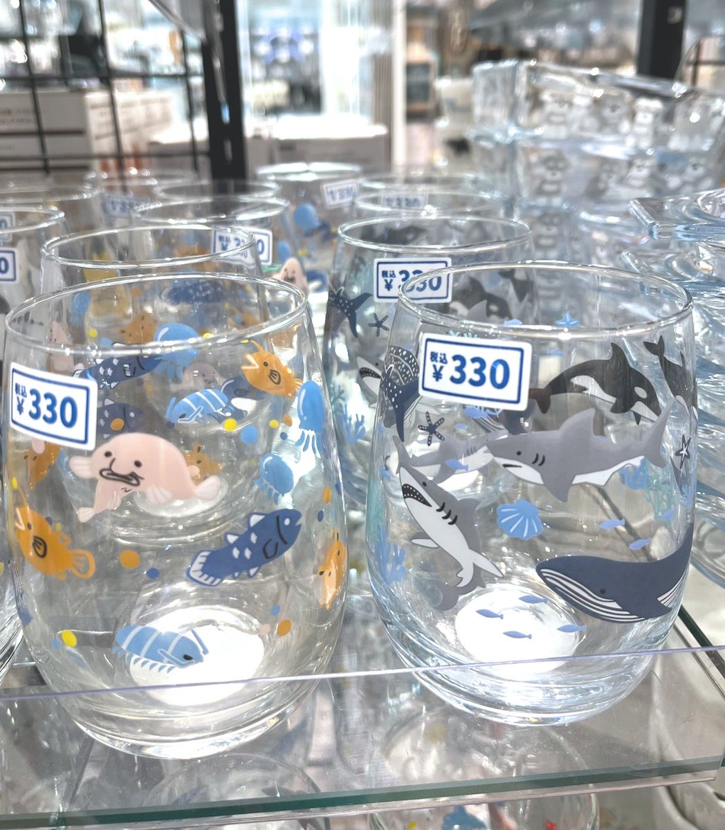opera_park's tweet photo. 海の生き物デザインが涼しげでかわいいグラス🐋🩵
330円(税込)～

2F illusie300（ｲﾙｰｼｰｻﾝﾏﾙﾏﾙ）
#オペラパーク #オペパ https://t.co/qR3VIAAxSV