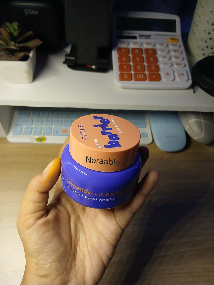 naraable12's tweet photo. Jual mois sama sunscrean. Harga murah yang sunscrean wardah masih baru blum dipakai. 
Co bisa di oren 🍊Naraable
Sunscrean wardah SPF 35 twinpack 60rb
Emina moisturizer ceramide 25.000 (Baru dipakai sekali)
Hanasui moisturizer bright expert 30.000 (baru dipakai sekali) https://t.co/QY0KWUd4bm