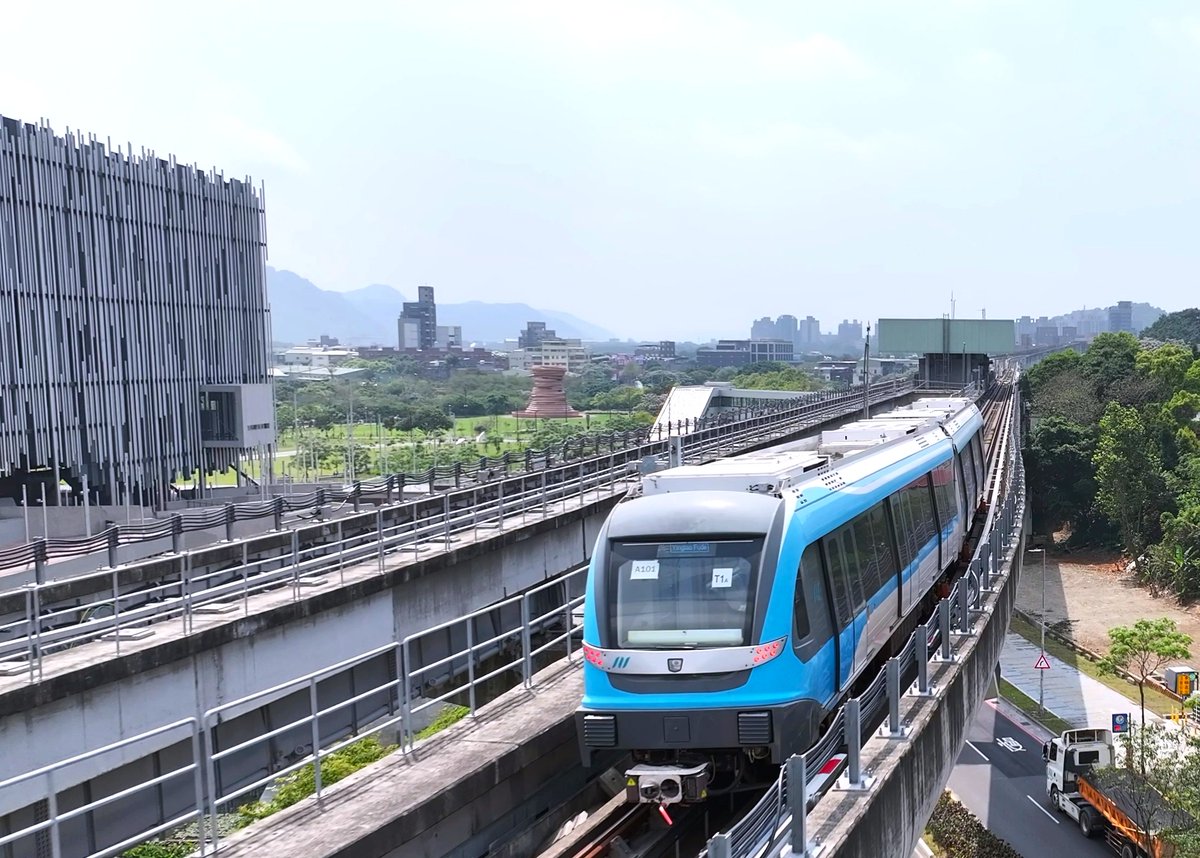 NewTaipeiGov's tweet photo. The Sanying MRT Line is now open, with free rides through Aug 31. Explore the #NewTaipeiCity Art Museum, wander #Sanxia &amp; #Yingge Old Streets, and savor local cuisine, all with greater convenience. Hop on and enjoy a more connected New Taipei. Don't miss this limited-time offer! https://t.co/fLJ1e06AHe