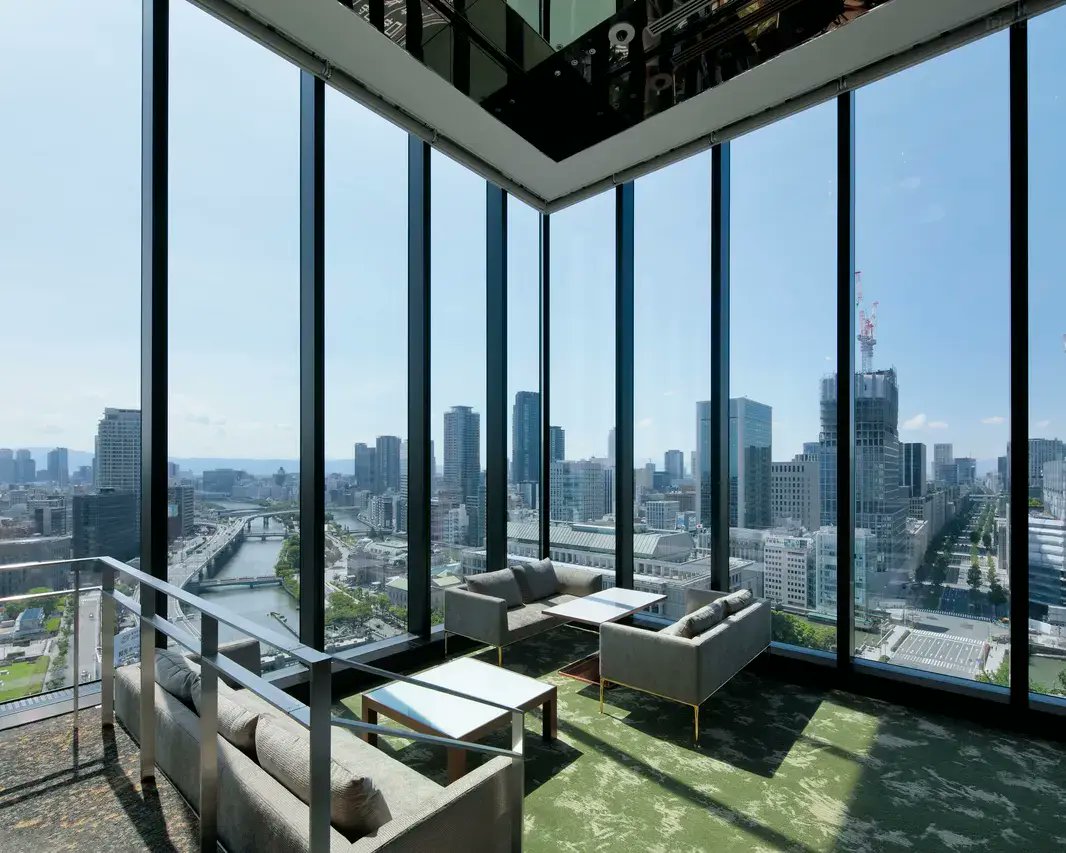 runcominvest's tweet photo. Candeo Hotels Osaka The Tower. An infinity hot tub on the rooftop of the tower overlooking Osaka. https://t.co/BmF6LDQU8f