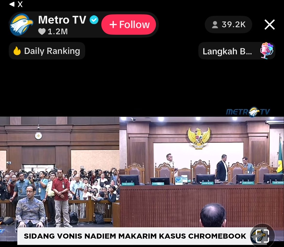 madebyshunda's tweet photo. Majelis hakim bahkan langsung menutup sidang gitu aja, nggak ada ngasih kesempatan buat Terdakwa (Nadiem Makarim) menyampaikan sikap soal vonisnya hari ini. Tadi kuasa hukumnya juga langsung interupsi, tapi apa? Hakimnya melengos pergi. https://t.co/hRCYa3ZH3B