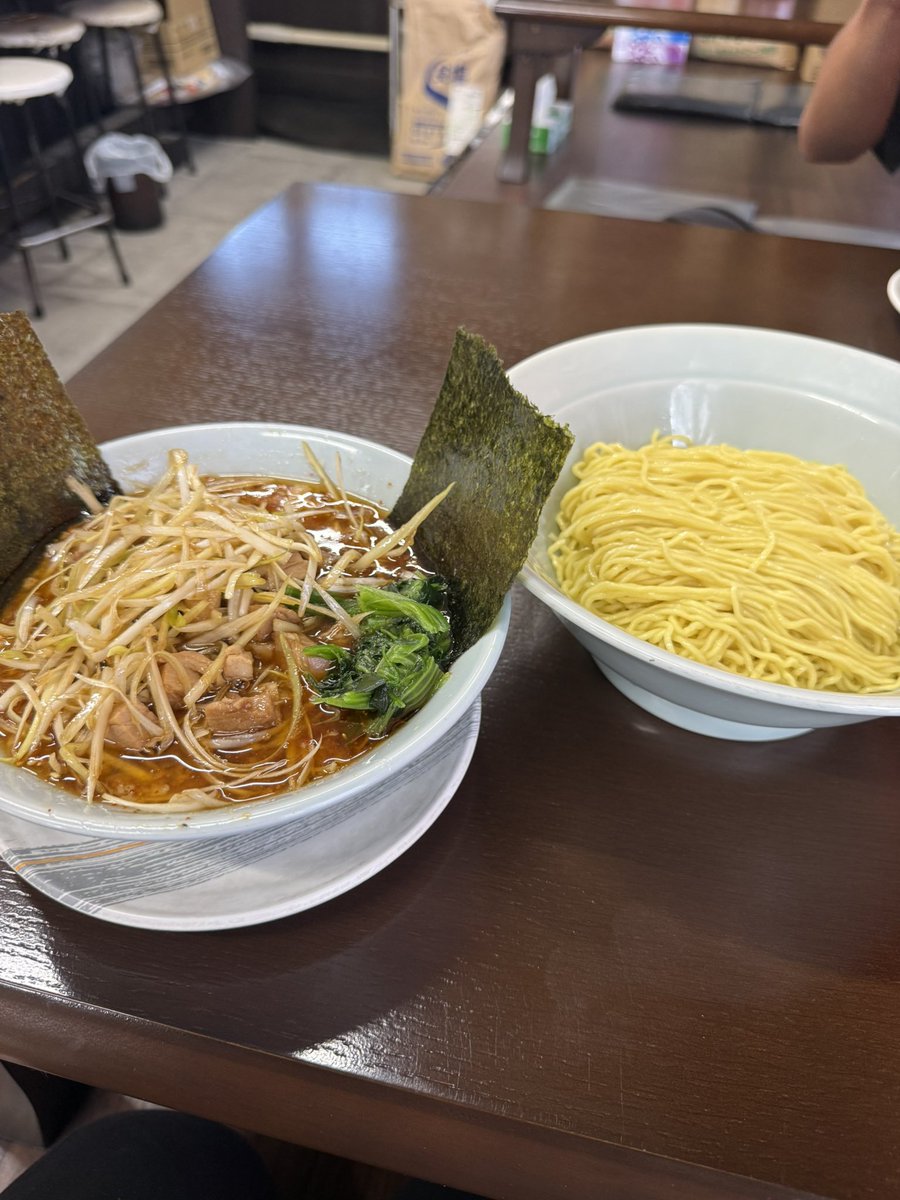 Rahmensun's tweet photo. ラーメンショップ椿 厚木店（厚木）

ネギつけめん　1150円　辛め
ネギ和え　360円
麺中盛　130円

だんだん自分に合うのが
わかってきて気がします
だんだん暑くなって
つけ麺日和になってきました

078

#ラーメンショップ椿厚木店
#神奈川厚木 https://t.co/WaCfq9hhbl