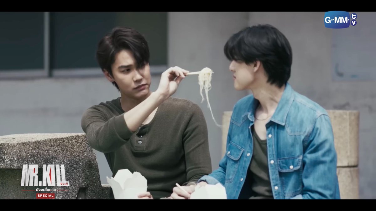 GMMTV's tweet photo. พอช่วยกันสืบคดีก็ทำให้สนิทกันมากขึ้น

[Eng Sub] Mr.Kill มังงะสั่งตาย Special
🎥 https://t.co/udN1xA4gdk

#MrKillSeriesSpecial
@dew_jsu @vitheepanich https://t.co/OQ2bk612yk
