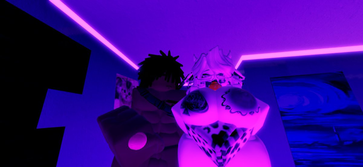 Nicole_3341's tweet photo. Had some fun with my daddy♠️ 
#cowgirl 
#Roblacked #rocons #rr34 #rosex #robloxcondo https://t.co/AUEJdXSLCX