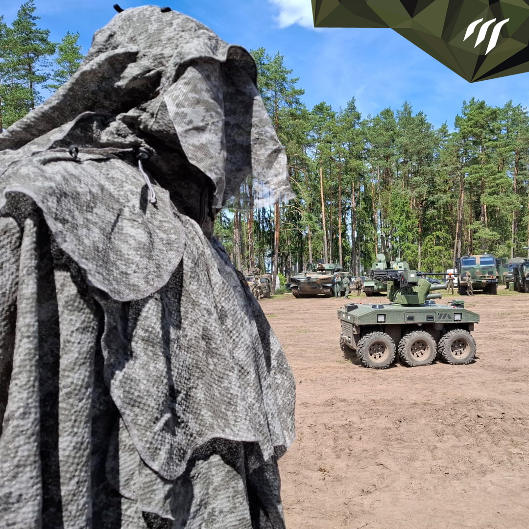 MirandaMil63005's tweet photo. 25 czerwca uczestniczyliśmy w wydarzeniu VIP DAY podczas ćwiczeń „Dzielny Dzik-26”, realizowanych w ramach programu „Tarcza Wschód”.

Podczas ćwiczeń udostępniliśmy do testów wielozakresowe pokrycia maskujące oraz poncza antydronowe. https://t.co/TU3nFbhk26