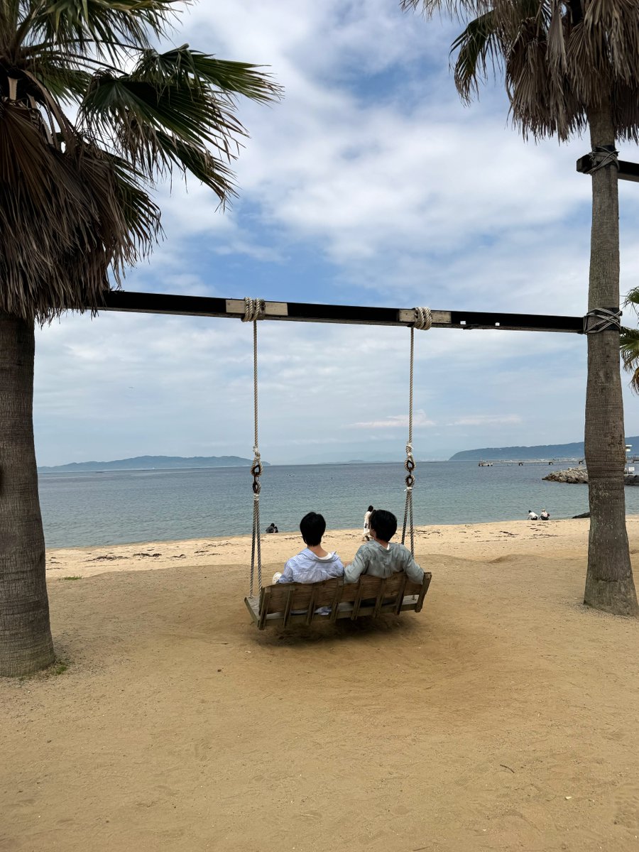 hulu_japan's tweet photo. next #奇跡旅
￣￣￣￣￣￣
▶︎who×who？

🌊👤👤🌴... https://t.co/d35UT905qk