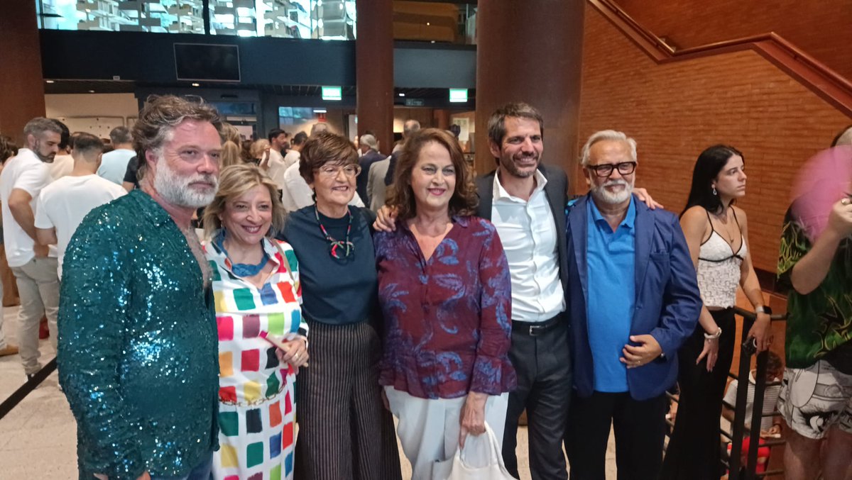 FPedroZerolo's tweet photo. ¡Anoche estuvimos en una entrega de los premios @MADOrgullo!

Enhorabuena a todas las premiadas: vuestra lucha es el motor que nos mueve.

¡Y ahora, a celebrar el Orgullo por todo lo alto en las calles, inundemos Madrid de diversidad y derechos!  
#Orgullo2026 https://t.co/sqxzccg0Ku