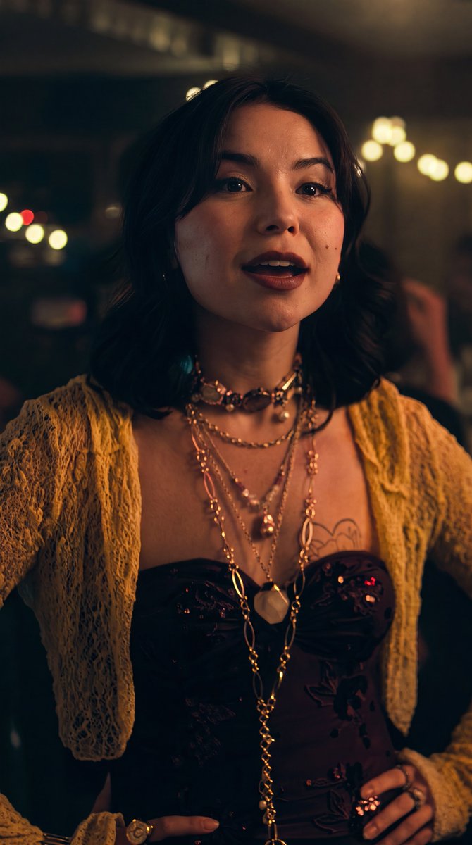 ScarletSpeeds16's tweet photo. Megan Lawless as Sarah in Obsession, that's it. That's the tweet.

Bear! She was right there bro! 😭😍

Generational fumbling, man. Generational. We will remember this for years to come. 🫡🫡 https://t.co/XzLCjetQRZ