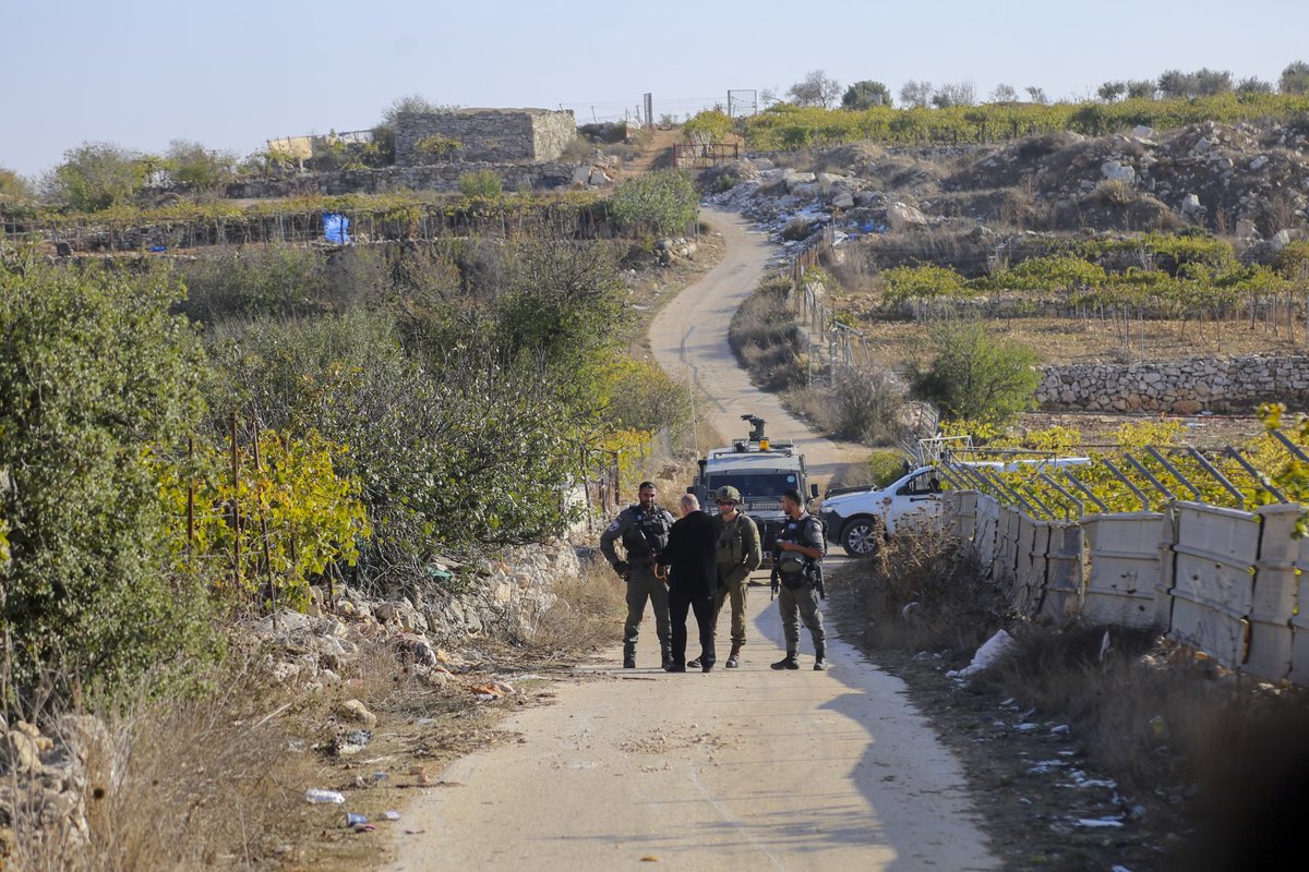 ClaFrancavilla's tweet photo. The EU has spent decades sharing “concerns” over Israel’s illegal settlements and related abuses.

It should at least stop bankrolling them.

And that’s not an “option”, @vonderleyen; it's an obligation: https://t.co/VQ59mPa30g https://t.co/qtxOxyLXsh