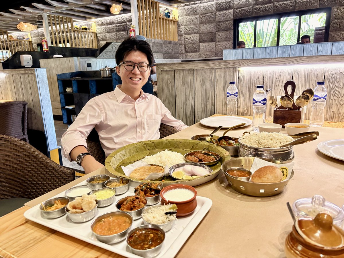 SGinIndia's tweet photo. Glad to have another opportunity to savour Andhra Pradesh’s delicious food culture before concluding our visit to Vijayawada. We will miss the Andhran spice and are already looking forward to our next visit! 🌶️🥘🫓💪🏽- Consul Samuel

#AndhraPradesh
#FoodDiplomacy
#Vijayawada
#SingaporeAP