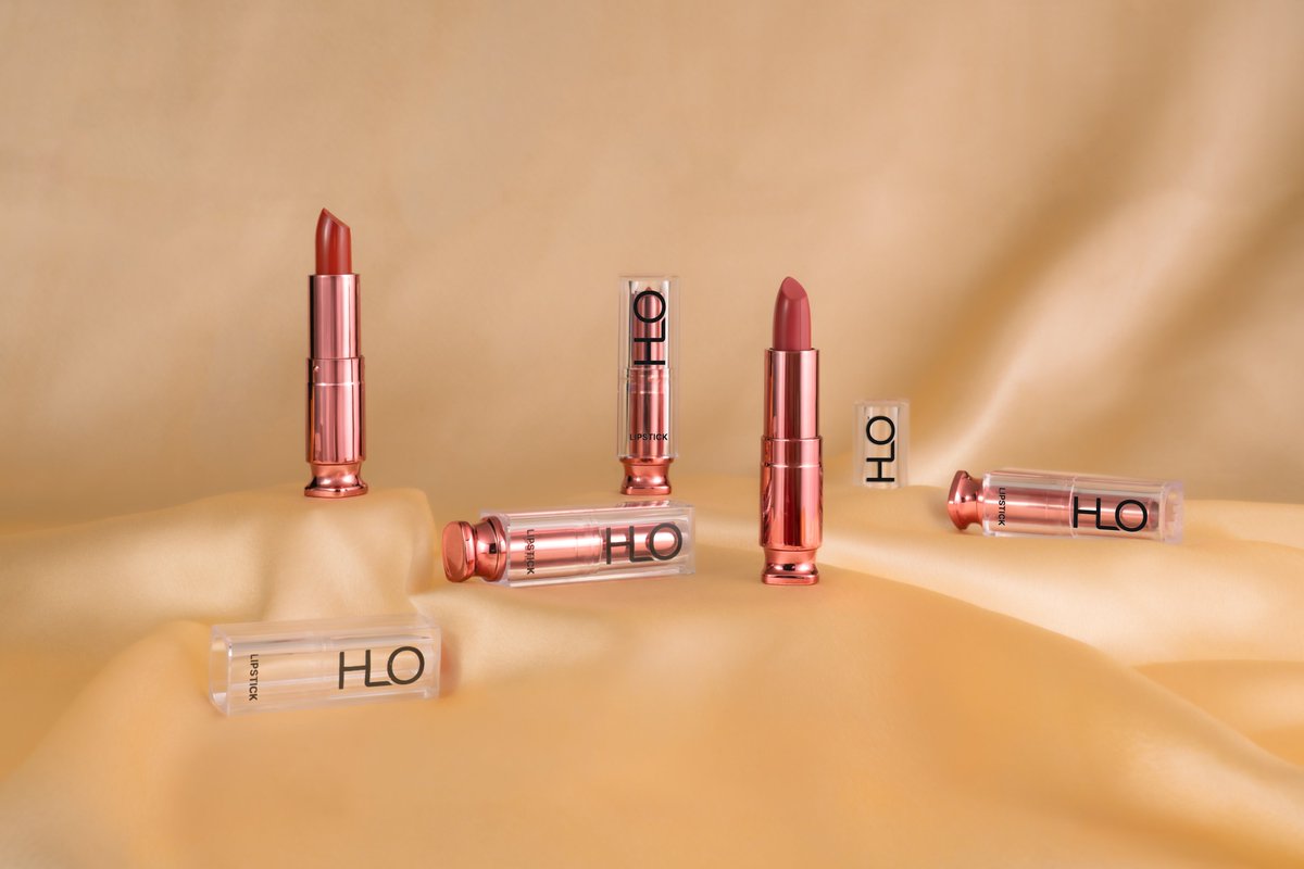 IndiaShoppe's tweet photo. The HLO Bullet Lipstick collection. Crafted for every
mood.
#HLOLipstick #HLOCosmetics #HLOBeauty
#LipstickCollection #EditorialBeauty #BeautyEdit
#MakeupLover https://t.co/FfWsMUCM7s