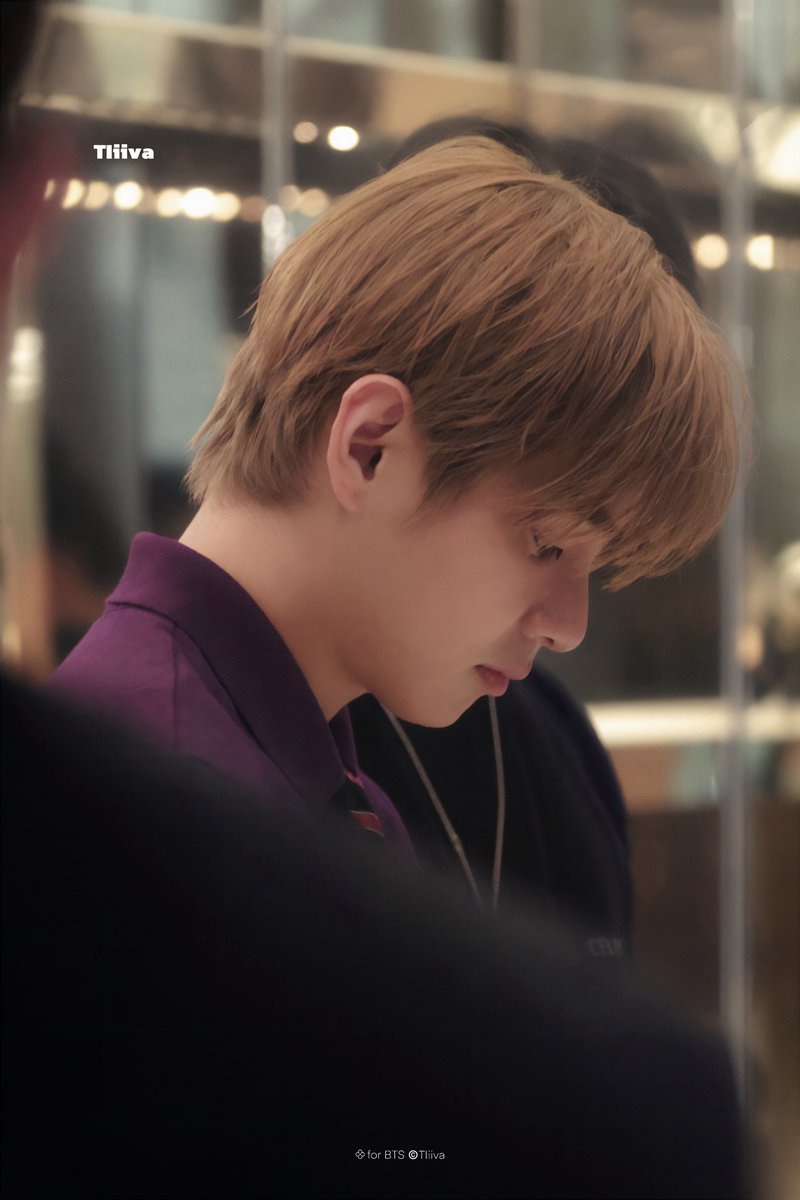 Miv_vm95's tweet photo. 260629 태형이🐻 Celine🇫🇷
#태형 #뷔 #김태형 
#TAEHYUNG #V
#TAEHYUNGxCELINE https://t.co/jWEUylt0ko