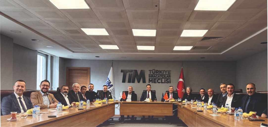Kirsiad40's tweet photo. İŞ DÜNYASINDA ÖNEMLİ GELİŞME!

KIRSİAD Genel Başkanı Levent Akçakoca, Türkiye İhracatçılar Meclisi (TİM) ev sahipliğinde gerçekleşen ziyarette, Ankara Demir ve Demirdışı Metaller İhracatçıları Birliği Yönetim Kurulu üyeliğine seçildi. 👏 https://t.co/JArjq9PnSP