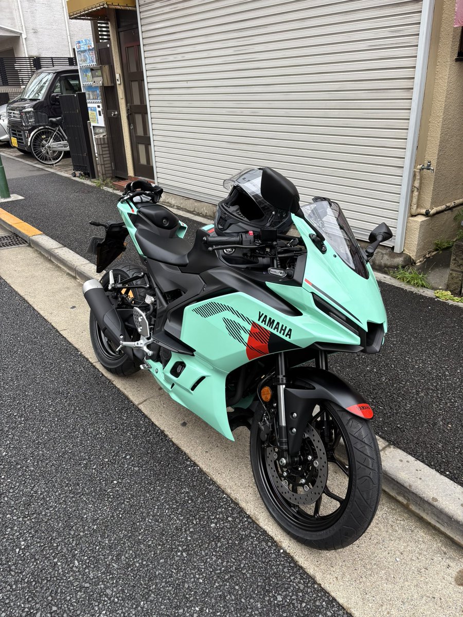 Eeeeeee_l_y_s's tweet photo. バイク納車されました😄
初バイクで分からないことだらけです😂
上京してきたので友達もおりません、、
バイクのあれこれ教えてくれる方、ツーリング行ってくれる方是非お願いします🙇‍♀️
 #バイク  #バイク初心者  #ツーリング
 #YZFR25 https://t.co/FTunXQ99fQ