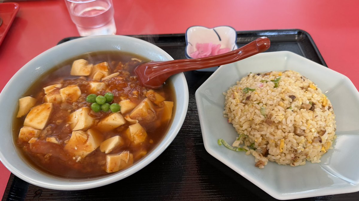 tagano822's tweet photo. 昨日から現場が神宮寺ってことで昨日はエリヤ神岡さんにて麻婆メン(麺半玉)と半チャーハンを。
今日は味噌麺屋無弐さんにて魚介豚骨味噌麺をカッ喰らう。
定期というにはチョイと期間が空きすぎてる気もするけど近くに来た際には必ず立ち寄るので定期と笑

#安定
#定期
#現場飯 https://t.co/ykV3wSCNPz