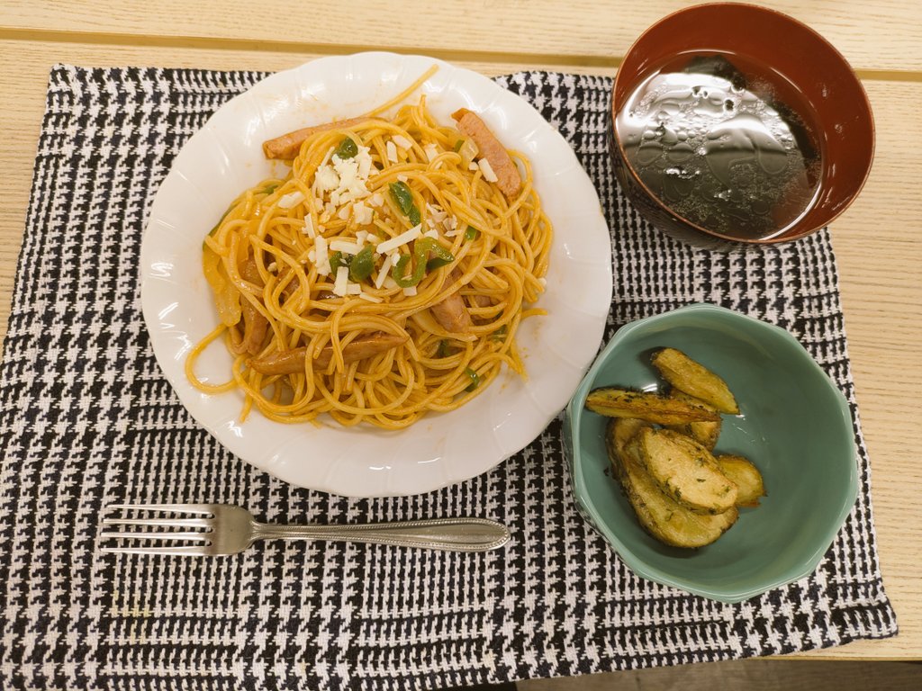 hotspace628's tweet photo. 今日の源さん食堂は、美味しいナポリタン。
午後からは、アート教室です。 https://t.co/cFynRYhVu7