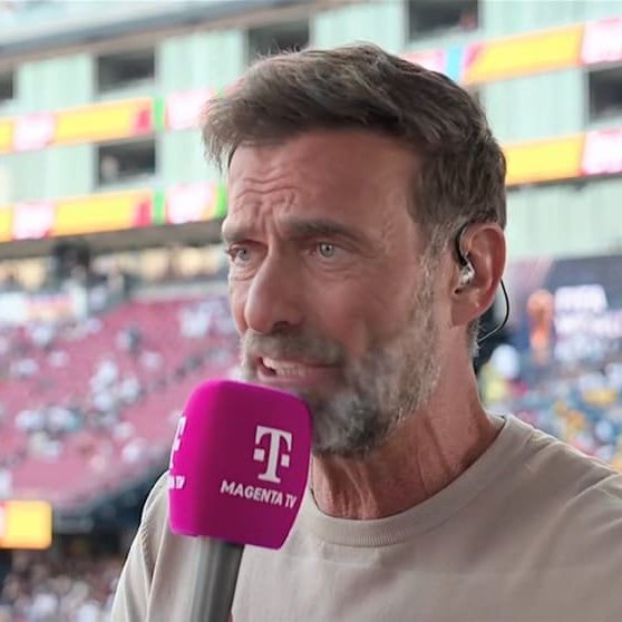 TouchlineX's tweet photo. 🚨🗣️ Jurgen Klopp on possibly managing Germany: "I haven't thought about that yet. I understand that my name is being mentioned now. But it's not the time to talk about that." https://t.co/qcw7nPsRK4