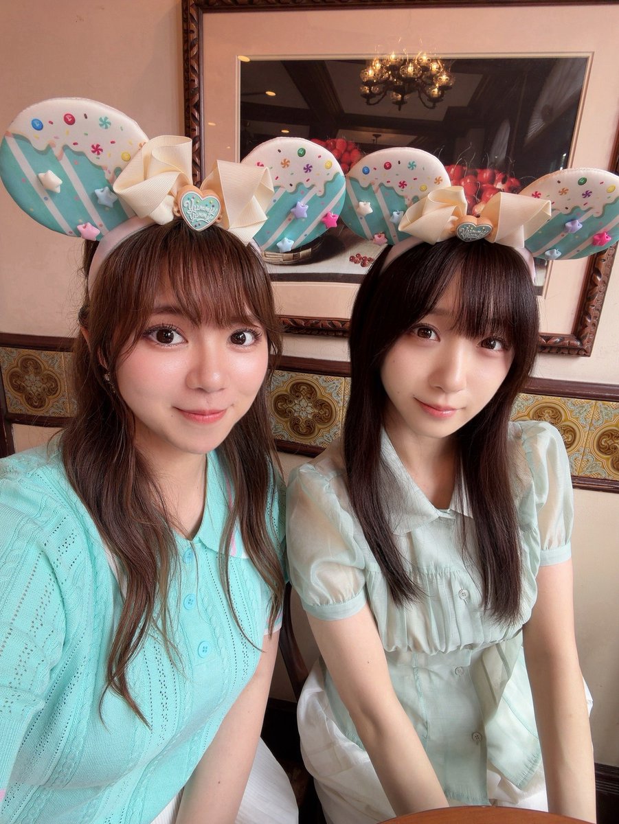 iorimoe_five's tweet photo. 昨日はろみさんとディズニーに行ってきたよ！
お互いハリポタ、ディズニー好きなので、ディズニーいこって約束して初めて行ってきたよ！めっちゃ空いててラッキーだった✌️✨ https://t.co/nQ8HOjtOkU