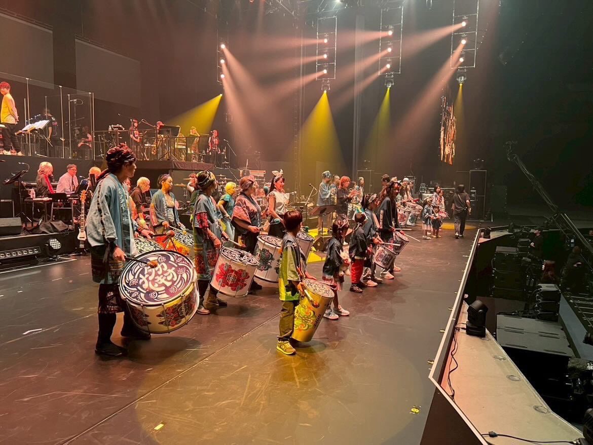 HONAperc's tweet photo. 改めて！
TOSHIKI KADOMATSU
#角松敏生
45th Anniversary Live
@横浜アリーナ
ありがとうございました。
最高でした！！！！！
思い出と感想を書いたら長くなったのでnoteに載せております😉🥁🇧🇷
https://t.co/CR8eJY2uv4 https://t.co/Srd0KJDV27