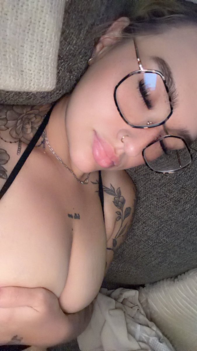 aabbmj98's tweet photo. @AubreyRisas Add meeeee 🌶️🌶️❤️🔥
#watchmeplay https://t.co/M6LW6ATCJf