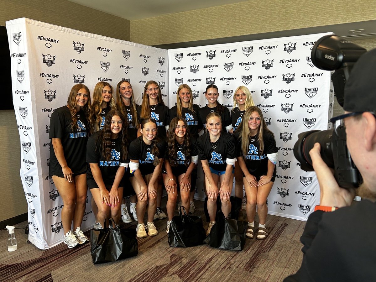 BeauBaker2029's tweet photo. Thank you @EvoShield for the awesome swag bags and fitting @AthleticsOnes with new elbow guards before tomorrow’s Super Cup. 💪🏼
#AlwaysAllIn #EvoArmy #AsAllDay https://t.co/oWOuDsHStq