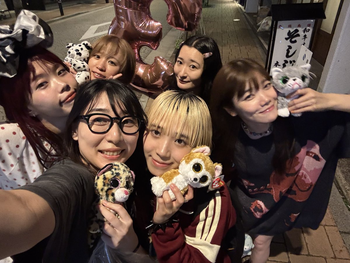 atsuko84_BiSH's tweet photo. あっという間の3年！ありがとう！！ https://t.co/kFtGbCjQc3
