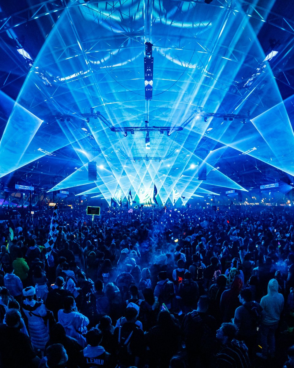 countdown_nye's tweet photo. The universe is calling 🚀 This New Year's Eve, we're landing at the NOS Center for a journey behind the stars. Prepare for liftoff into the unknown ⭐ https://t.co/WpgeYqRgp8