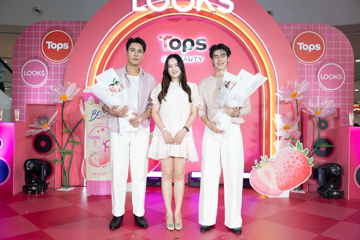 PearlOfficialP's tweet photo. ภาพบรรยากาศงาน Benice x PearlPeak @ Tops of Beaty 2026 แฟนๆ ตามไปเก็บรูปกันได้นร้าาา 🤗 🩶

https://t.co/TNkirOkPnT

#BeniceXPearlPeak
#Pearlpooo #PearlSatjakorn https://t.co/yk6VbzTyr0