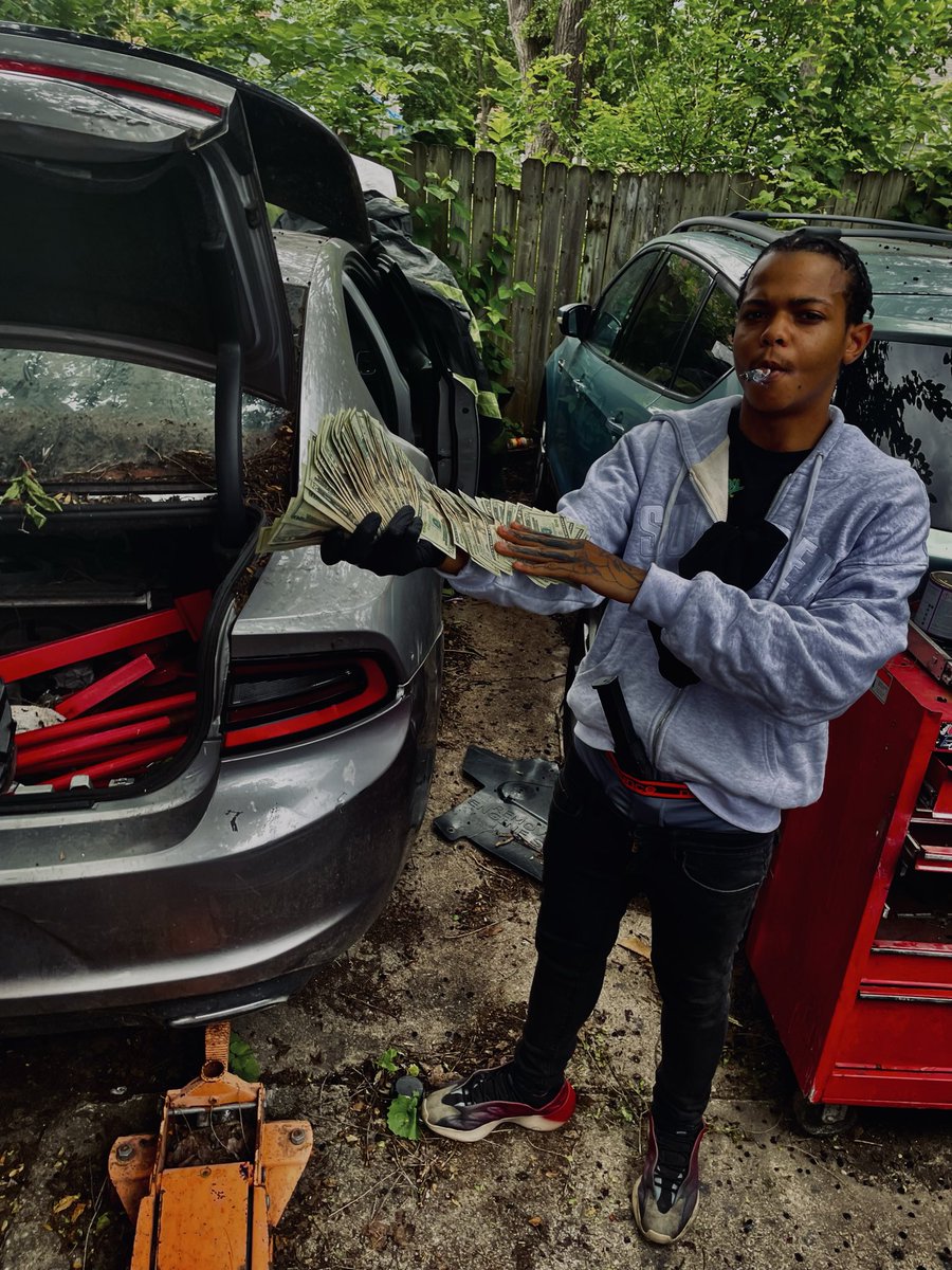 faxeorHb's tweet photo. They still gone hate you just live yo life https://t.co/d6390Vdvut