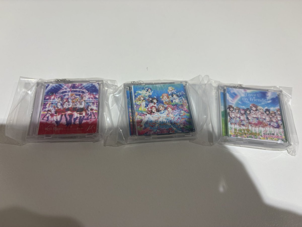 wota_chi's tweet photo. 【交換】ラブライブ ラブライブ!シリーズ15周年記念企画 ミニCDコレクション 2

譲:μ's Aqours 虹ヶ咲
（すべてロゴ無し）

求:Liella!（セカスパ1優先）（過去弾も◎）

✿郵送希望

お気軽にお声掛けください！ https://t.co/bkNhoxPPVn
