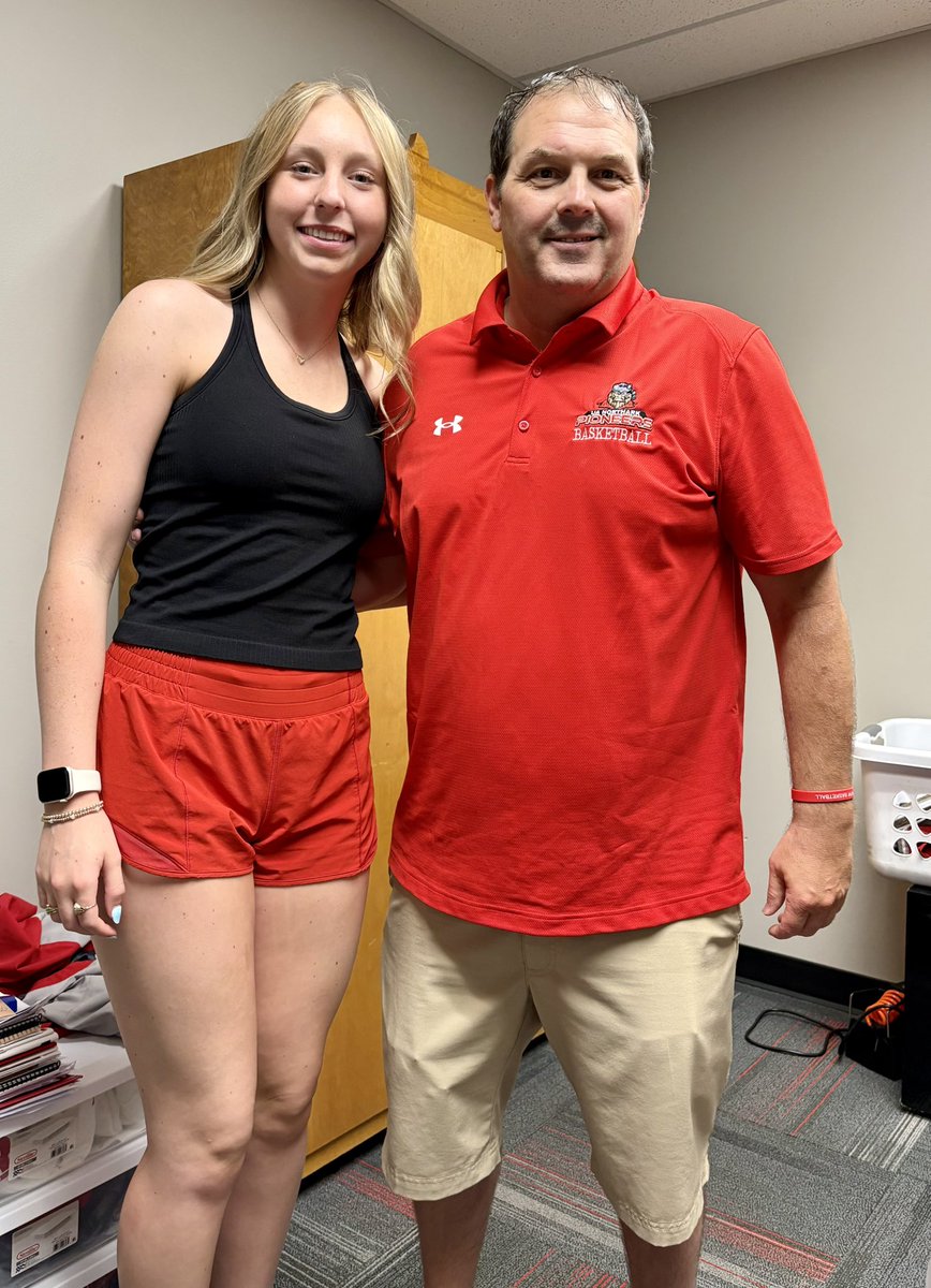 StoneChezney's tweet photo. Had a great visit @uanortharkwbb today! Enjoyed spending time with @Coach_BPhillips learning more about the program and campus. Thankful for the offer to continue my athletic and academic career. Trusting God’s plan and giving Him all the glory! #AGTG @RonnieGrice4 @nbnbball https://t.co/ZZxwZYLeLF