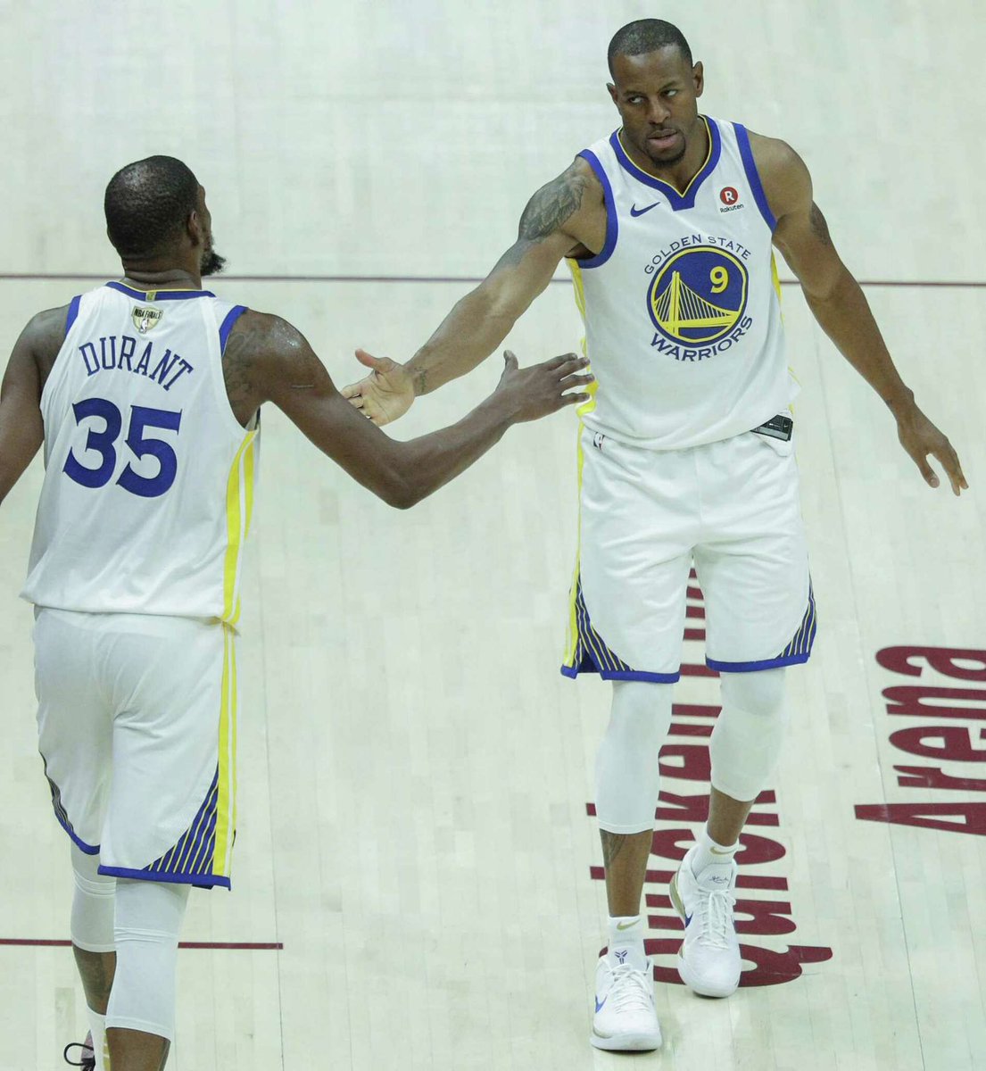 30problemz's tweet photo. LeBron and Yaxel https://t.co/riZqIDpaht