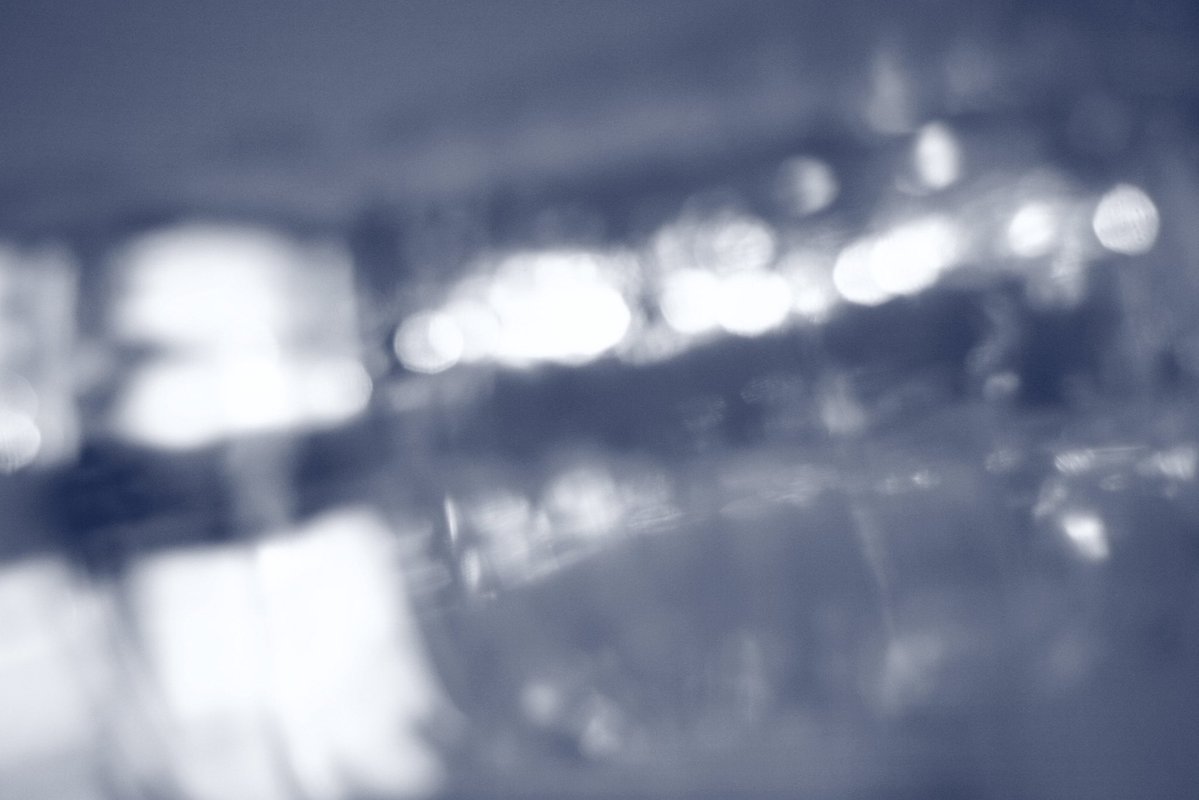 青モノクロ Canon 20D Canon 28-80mm F3.5-5.6 #ファインダー越しの私