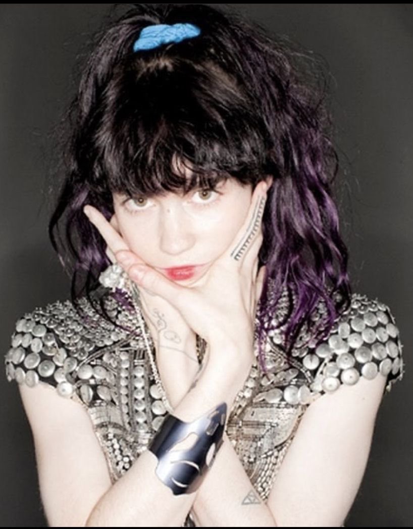 grimesaechive's tweet photo. 2013 https://t.co/A7AOtwKOco