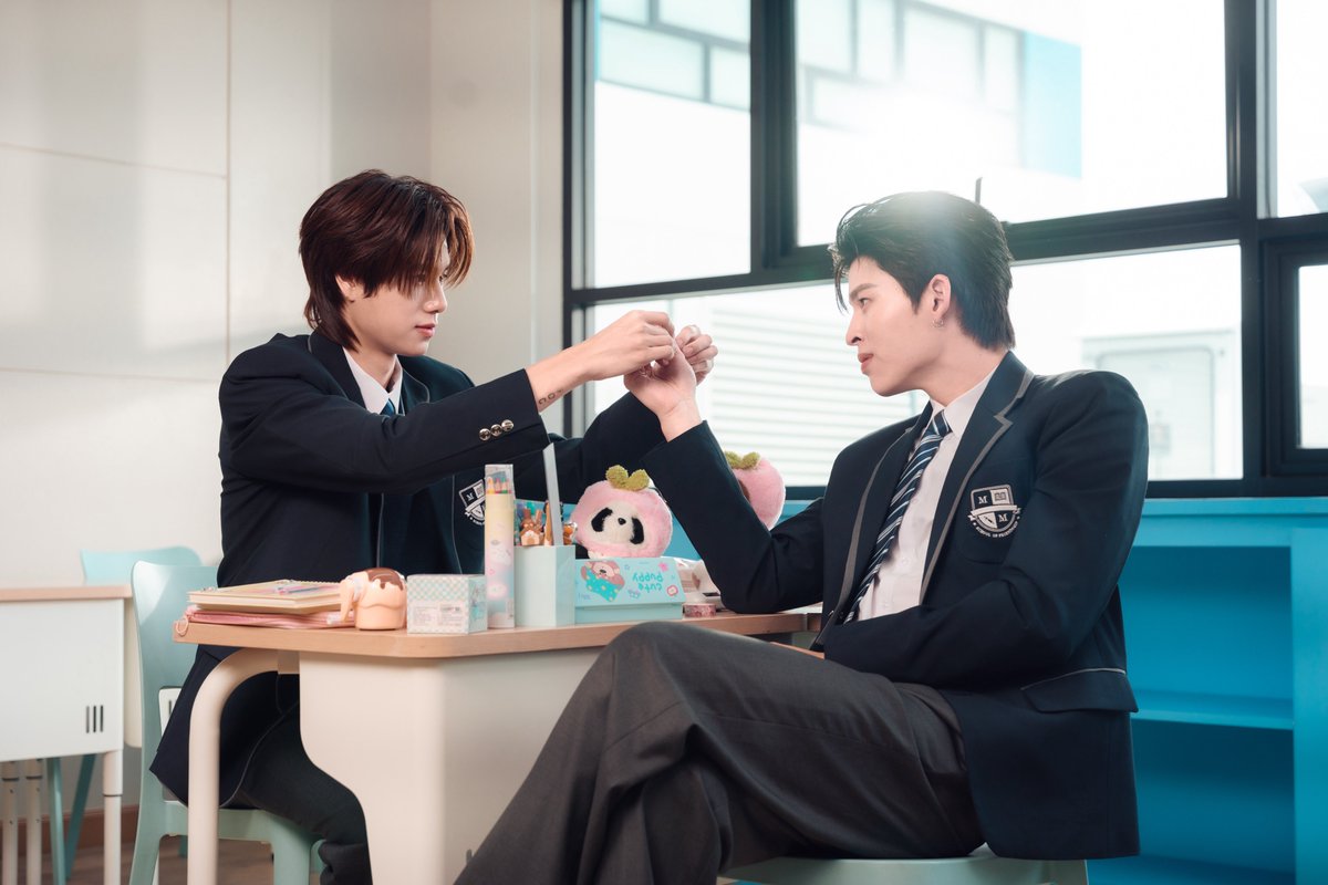MoshiMoshiTH's tweet photo. ✨ ทาด้าาา~ ไอต้าวคนดื้อทั้งหลาย 💖🥰

พี่โมชิขอพาทุกคนมาแอบส่องภาพเบื้องหลังการถ่ายทำ Friend of Moshi Moshi กับ พี่ปอนด์ และ พี่ภูวินทร์ มาฝากกันน 📸✨

เป็นไงกันบ้างงง~ น่าร้ากส์ ช่ายมุ้ยยย 🫠💘✨

#WriteOurFirstLoveStory
#MoshiMoshixPondPhuwin
#FriendofMoshiMoshi
#MoshiMoshi #โมชิโมชิ
#PondPhuwin #폰푸