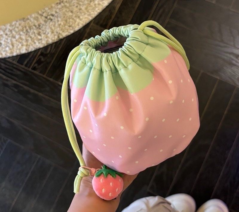 GO_BY_RANN's tweet photo. ~{ OPEN PO POUCH STRAWBERRY 🇨🇳 }~

💸 31.000 dp 18k
🌱Warna: sesuai di di pict

🖇️Bersih ina✅
🏡Dom Sby Jatim 
🚚 Pengiriman by shopee

t.tag wtb wts open po barang china indo ina https://t.co/g5YT4XA7WK