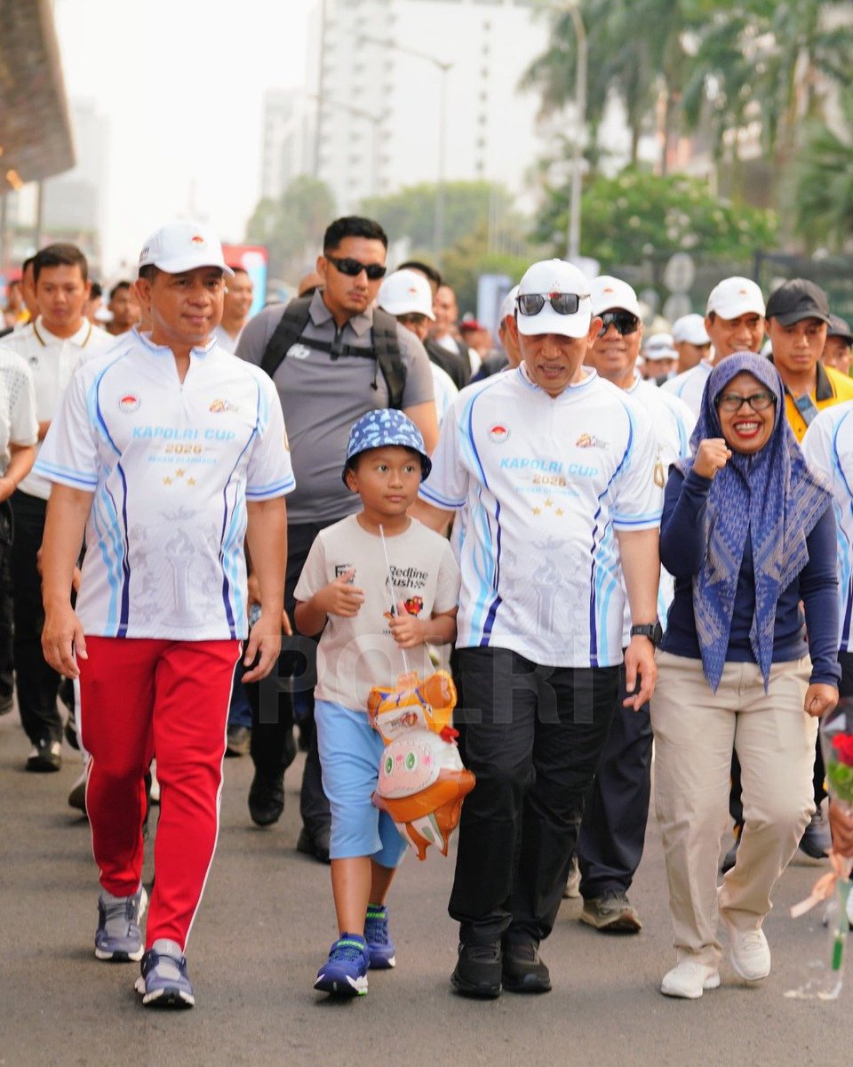 Humas_ResPBG's tweet photo. Kapolri Jenderal Polisi Drs. Listyo Sigit Prabowo, https://t.co/6Ex7Jjmye1., memimpin serangkaian Pekan Olahraga Polri 2026 dalam rangka menyambut Hari Bhayangkara ke-80. https://t.co/nzC9xUcd92