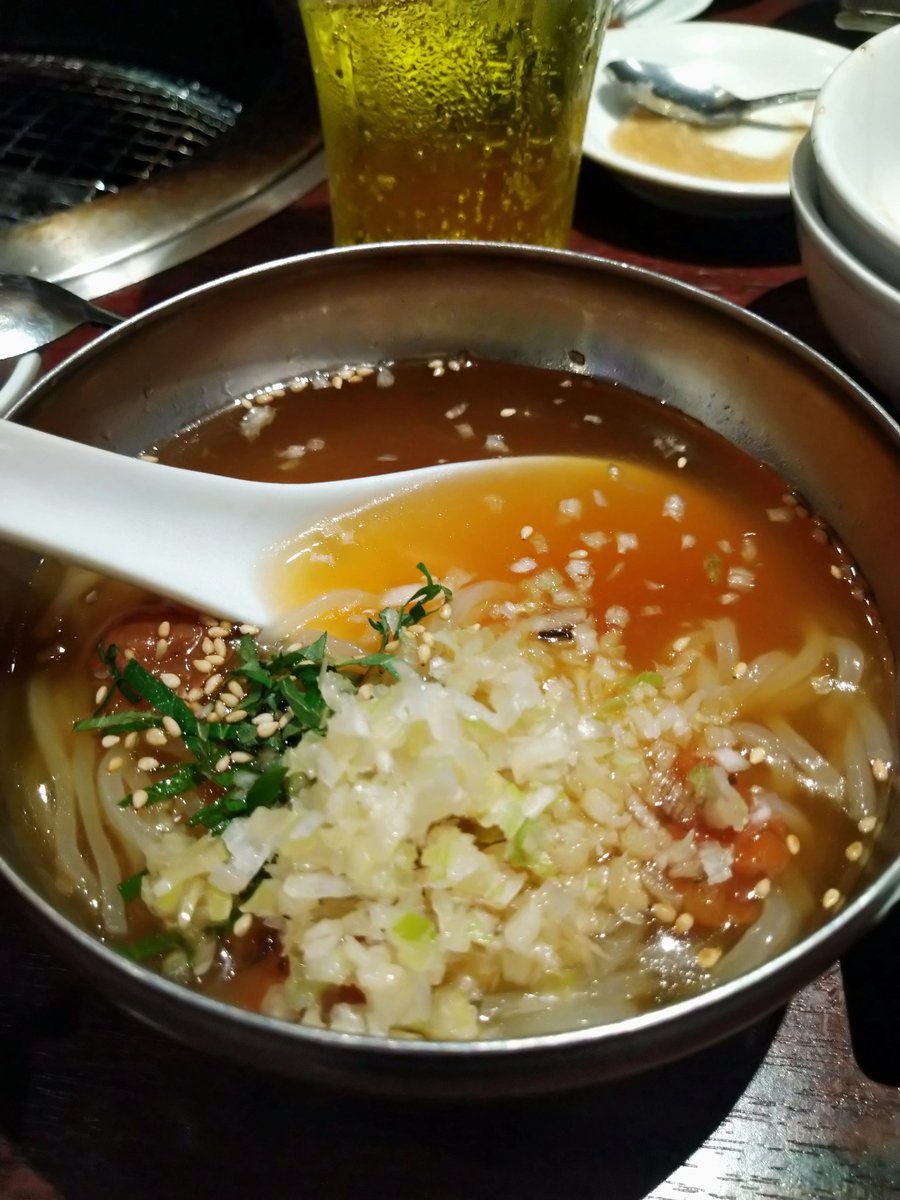 marutamaru3's tweet photo. 小学校時代からの友達が（ちょっと前に）誕生日だったので、同じく小学校時代からの友達誘って焼肉食べ放題に行きました！！！
あれ、肉いけたっけ？って思ったそこのあなたは、たまる検定2級です。
ロースだけはたべられます。
あとは米と野菜と冷麺食べてた🦭✨ https://t.co/9TtLeqSfvB