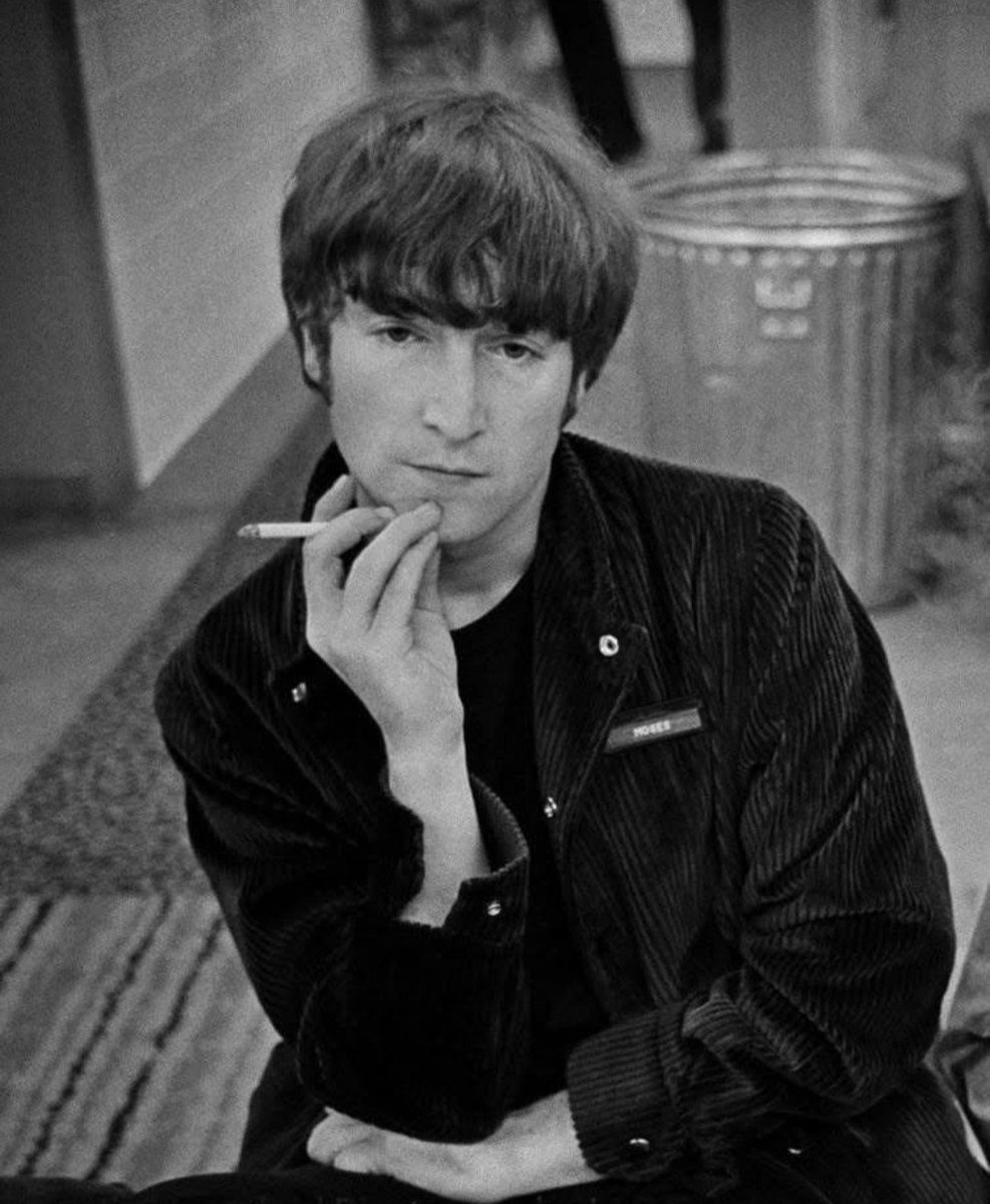 ceofjohnlennon's tweet photo. John Lennon photographed by Jim Marshall at the backstage of The Beatles' last concert at the Candlestick Park in San Francisco, California. August 29, 1966. https://t.co/vmSCV6E5vw