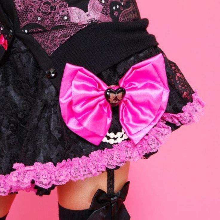 Fuchsiafierce66's tweet photo. ☆☆☆
#2000s #2000snostalgia #y2kaesthetic #hotpink #y2k #mcbling #pinkaesthetic #pinkcore #gyarublog #himegyaru #gyarugal #gyarufashion #gyaru #gyaruposting #gyaruaesthetic #gyarustyle #gyarugirl #gyaruhair #gyaruculture #gyarumoodboard #gyarumakeup #gyarumodel https://t.co/EWyStPgidv